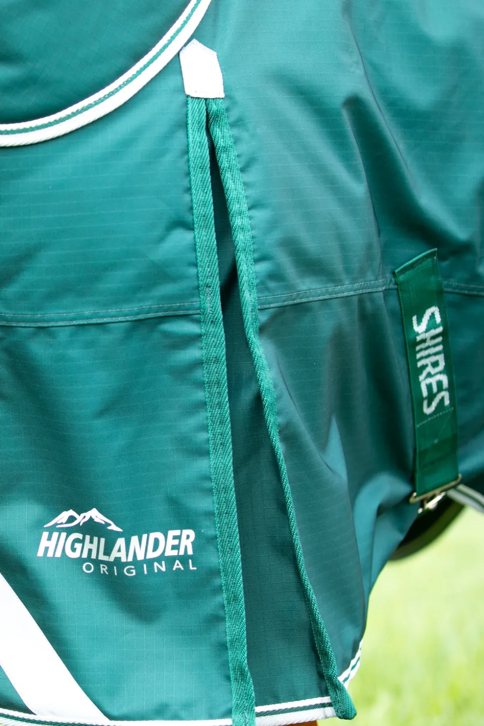 Highlander Original 300 Turnout Rug & Neck Set
